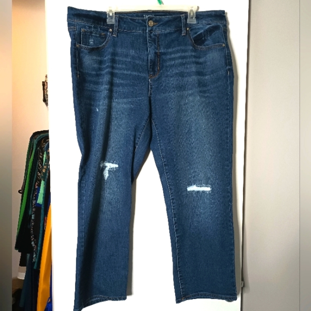 TIME AND TRU Petite Straight Leg Distressed Jean